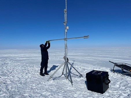 Installation of a weather station