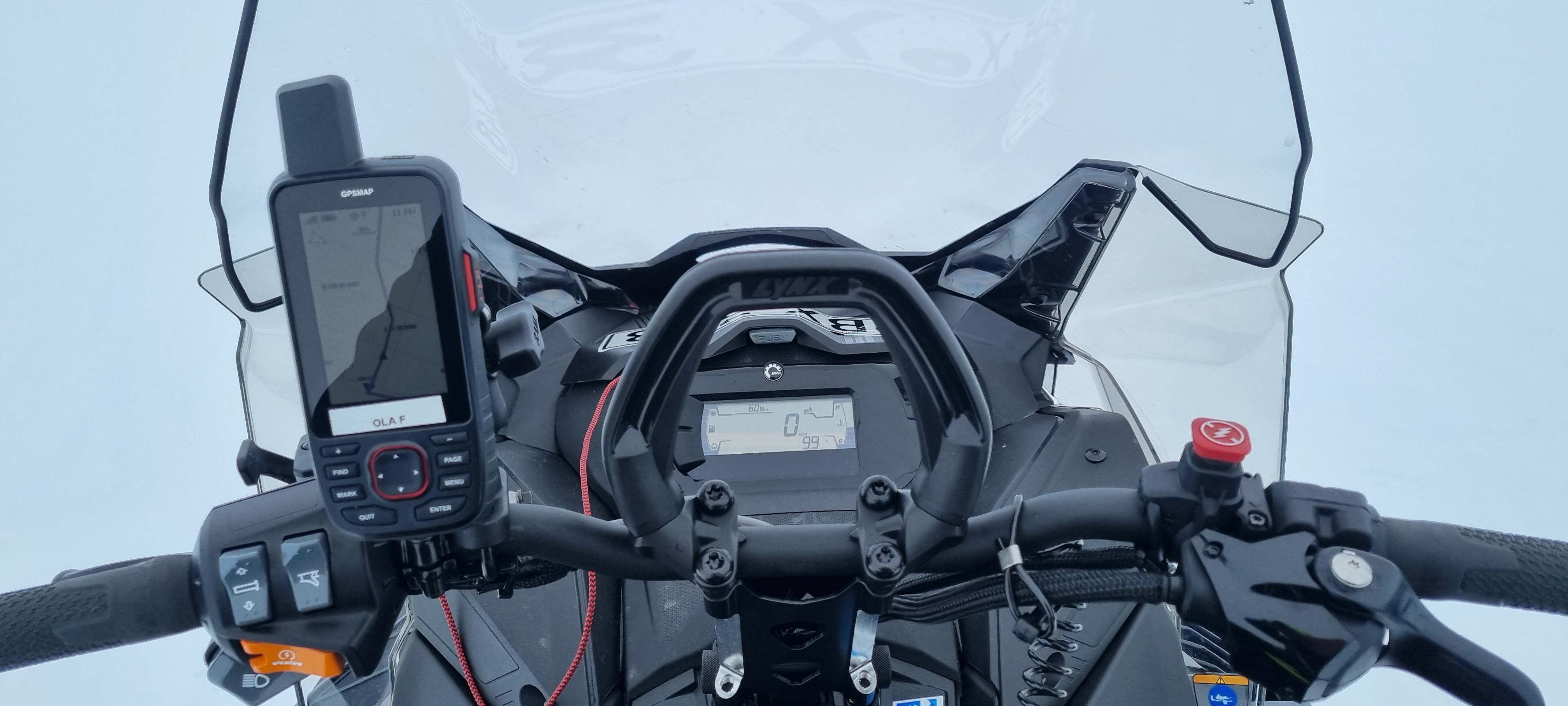 Snöskoter med GPS-navigator