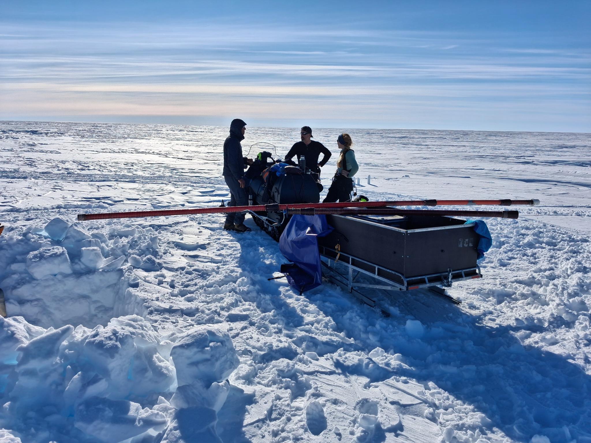 Break in fieldwork during transport between measurement sites on the ice shelf