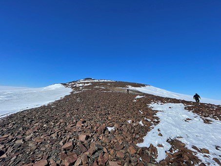 The mountain top Fossilryggen in Antarctica