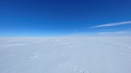 Ice shelf near Rampen