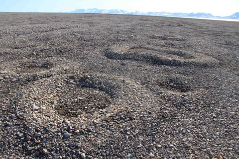 Round gravel formations.