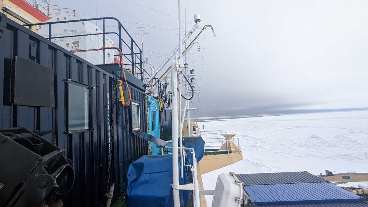 Arctic Mobile Lab Arctic clouds and aerosols – one of the keys to understanding the ...