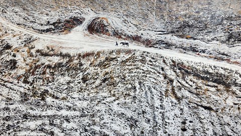 Soulfracking, Olja Pa╠È Duk, 330X500 Cm, 2024