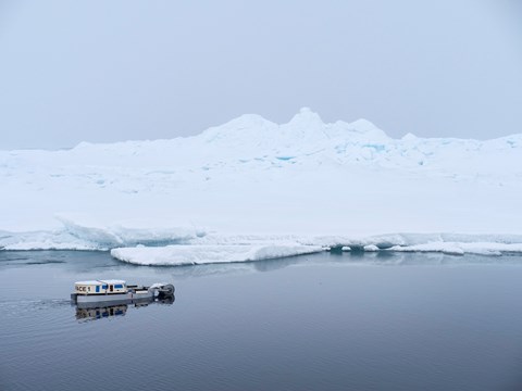 Sampling of the upper most surface layer of the ocean called the surface microlayer, SML, in the open lead.